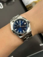 Vacheron Constantin Overseas 4520V/210A-B128 41mm – VIP Version - Image 4