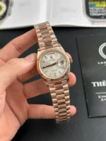 Rolex Day Date Rolex M128235-0087 Silver Dial 36mm – VIP Version - Image 4