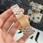 Omega Speedmaster Moonwatch 310.60.42.50.01.001 – VIP Version - Image 7