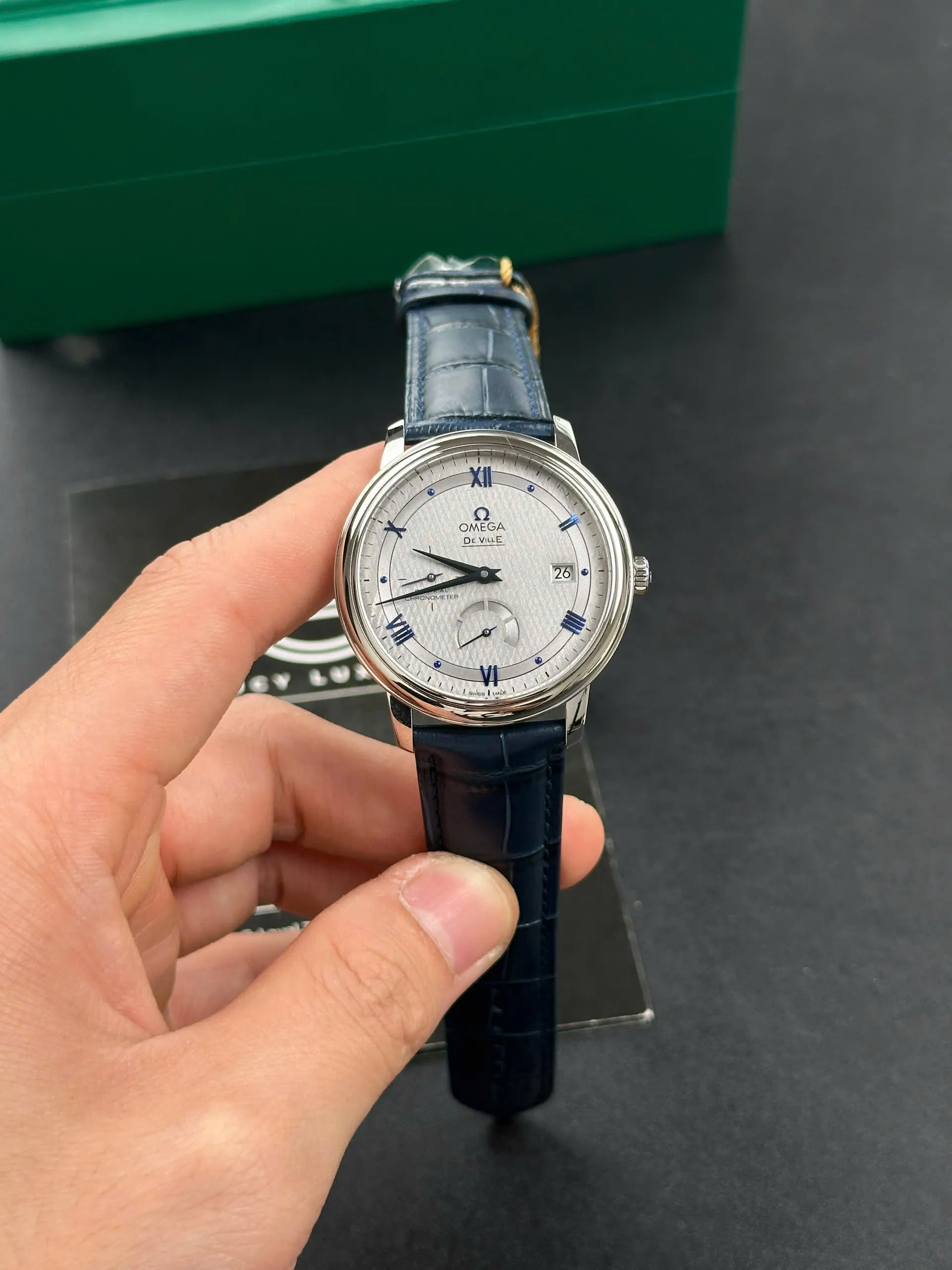 z6780333505842_5fb19c731b5bde77a364fd7b0ee1b3ca Omega De Ville Prestige Power Reserve 424.13.40.21.02.003 – VIP Version - Image 1